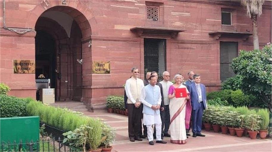 Budget 2024: इस बार बड़ा फोकस नौकरियों, 1 करोड़ शहरी गरीबों और मध्यम वर्ग के लिए घरों पर… जानिए 10 पॉइंट्स में पूरी जानकारी