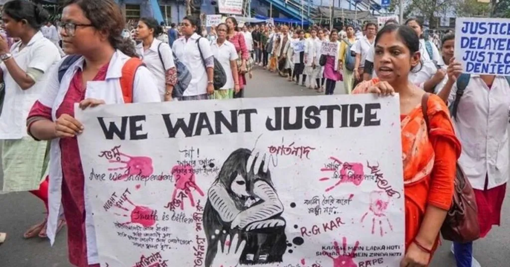 कोलकाता कांड के विरोध में छात्रों ने निकाला ‘नबन्ना मार्च’, सुरक्षा को लेकर भारी पुलिस बल तैनात