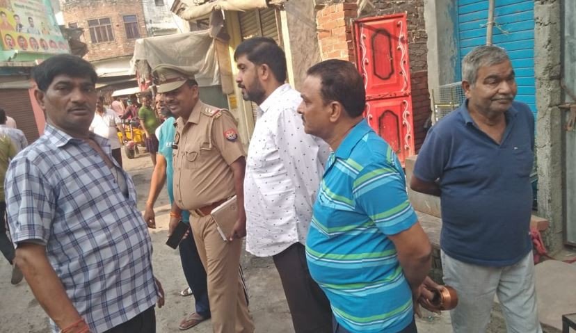 Kasganj: चोरों ने एक ही दुकान को 5 बार बनाया निशाना, चंद कदम पर चौकी…नहीं पुलिस का खौफ