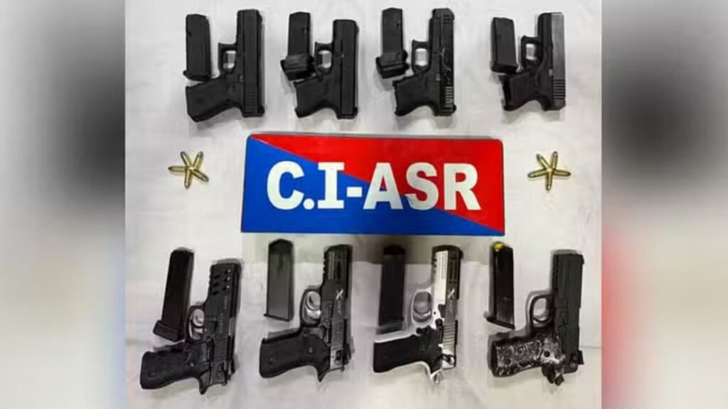 भारत-पाक सीमा पर पंजाब पुलिस को बड़ी कामयाबी, 8 अत्याधुनिक पिस्टल बरामद…दो गिरफ्तार