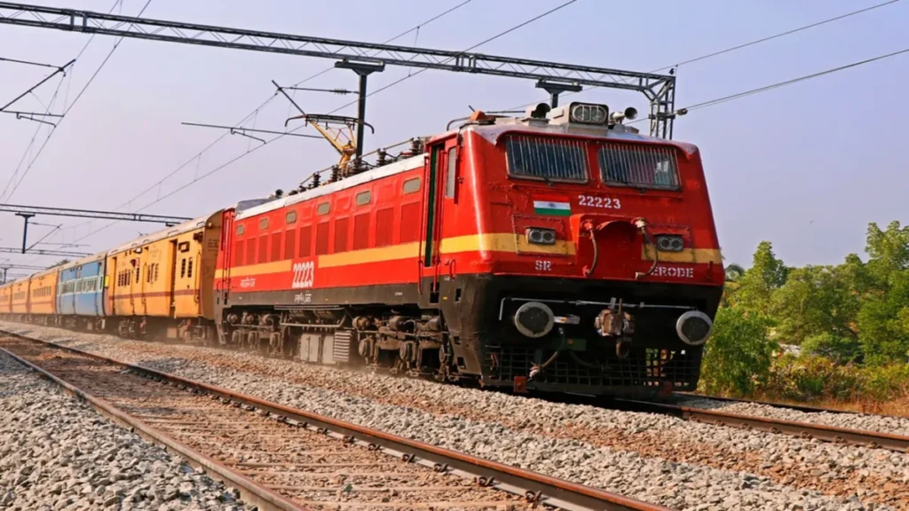 Bareilly : इज्जतनगर मंडल की विशेष ट्रेनों में भी जगह खाली, रेल प्रशासन ने साझा की सूची