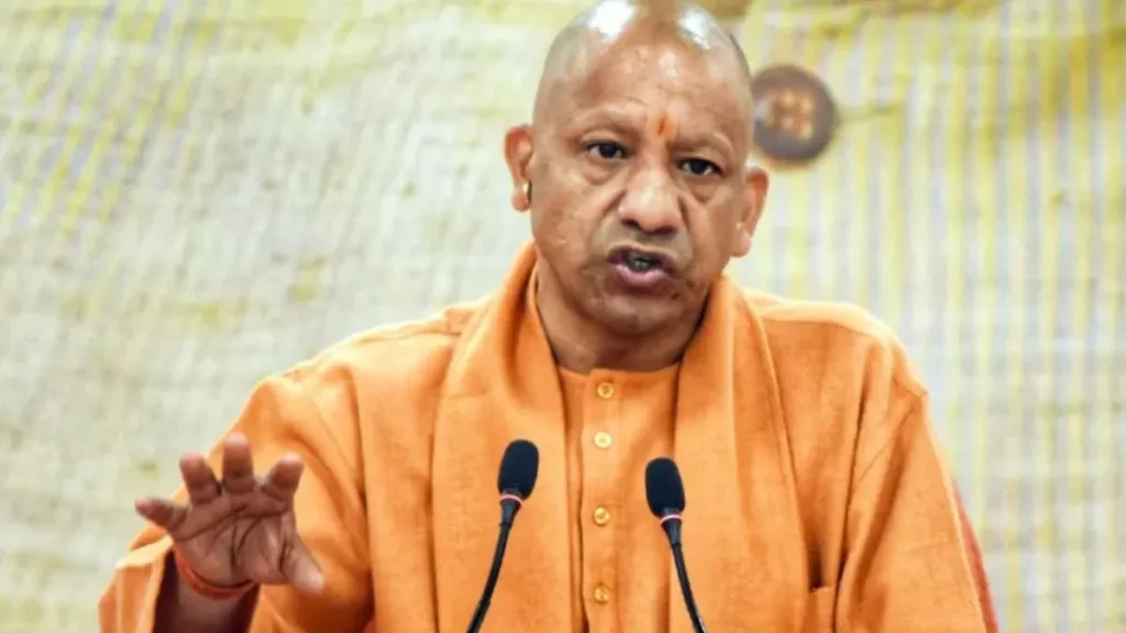 होली पर योगी सरकार का तोहफा: सभी कर्मचारियों का वेतन जारी करने के निर्देश, 3 मार्च को छुट्टी का ऐलान