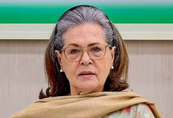 सोनिया गांधी ने खामेनेई पर मोदी सरकार की चुप्पी की आलोचना की, संसद में बहस की मांग की
