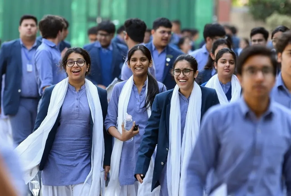 CBSE Revaluation Portal फिर Crashed! 4 लाख से ज्यादा छात्रों की उम्मीदें टूटी, लॉगिन-फ्रीजिंग से बवाल