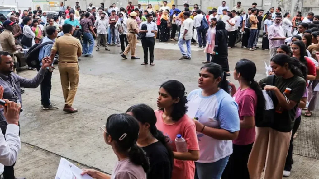 कड़ी सुरक्षा के बीच 22 लाख से अधिक उम्मीदवार नीट परीक्षा में हुए शामिल, अब रिजल्ट का इंतजार