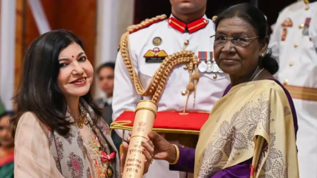 राष्ट्रपति मुर्मू के हाथों मिला सम्मान, तो खिल उठे चेहरे, ममूटी और अलका याग्निक समेत इन 65 दिग्गजों को मिला सम्मान