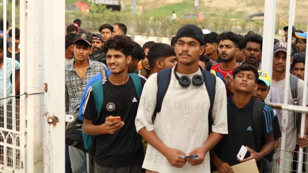 आ गया UP T20 League का नया सीजन, फॉल्कंस की जर्सी के लिए इकाना में 255 खिलाड़ियों ने दिखाया दम