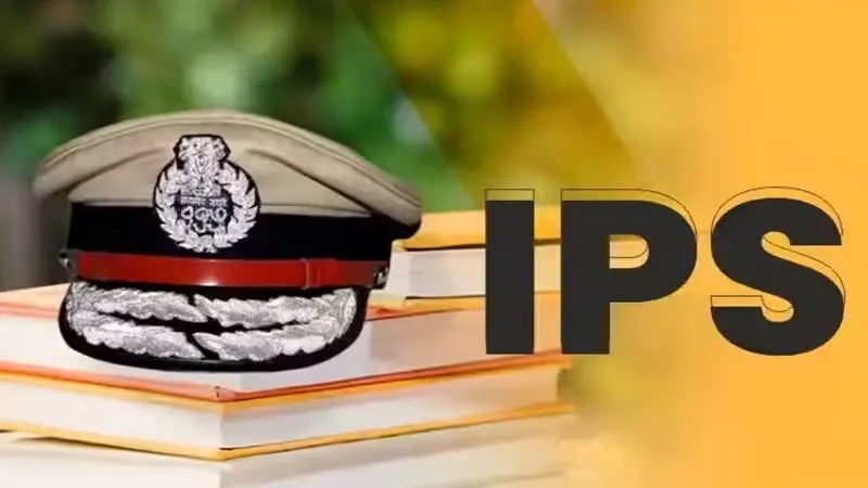 UP में 20 IPS अफसरों के तबादले, 10 जिलों के बदले पुलिस कप्तान, रवीना त्यागी बनीं बाराबंकी की नई पुलिस कप्तान