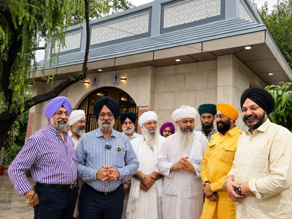 गुरुद्वारा रकाबगंज साहिब की संगत को बड़ी राहत मिली है, लखीशाह बंजारा हॉल के पास नए बाथरूम बनकर तैयार हैं।